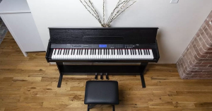 Conoce el piano digital Virtue de ALESIS, todo lo que necesitas para tocar como un pro.